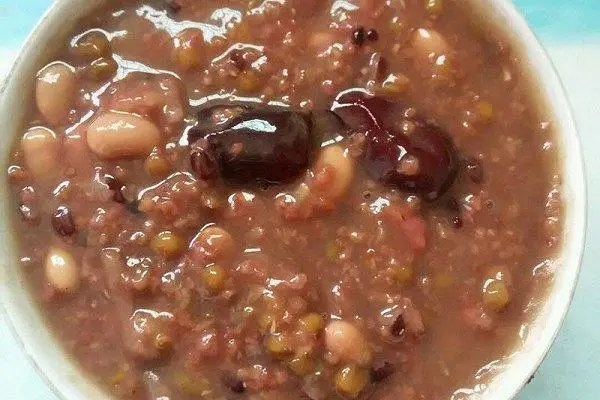 八宝粥的做法和配料比例，详细步骤和注意事项